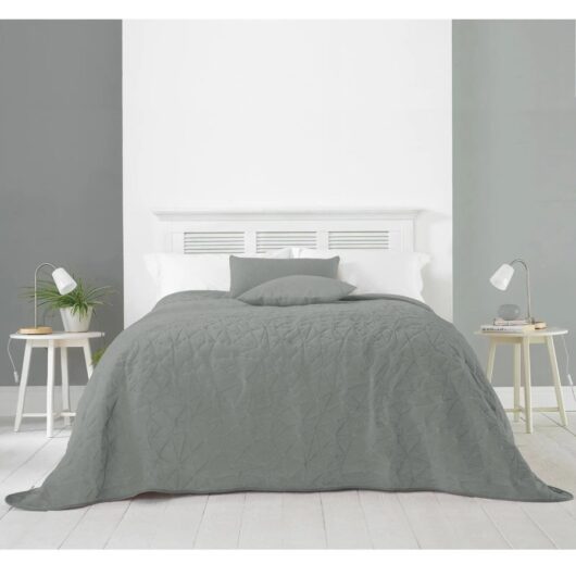 Alexa Bedspread Plush Velvet Quilted Style Combi Size 240 x 260cm - Grey