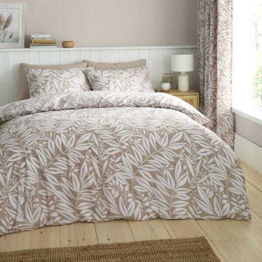 Catherine Lansfield Sorrel Leaf Super King Duvet Set Natural