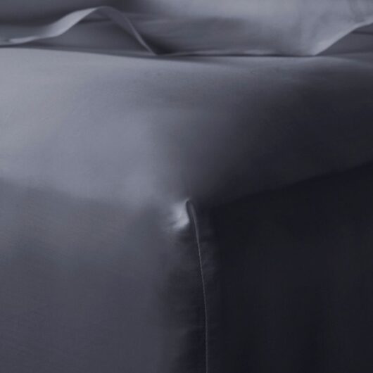 Bedfolk Pure Cotton Sateen Fitted Sheet Navy